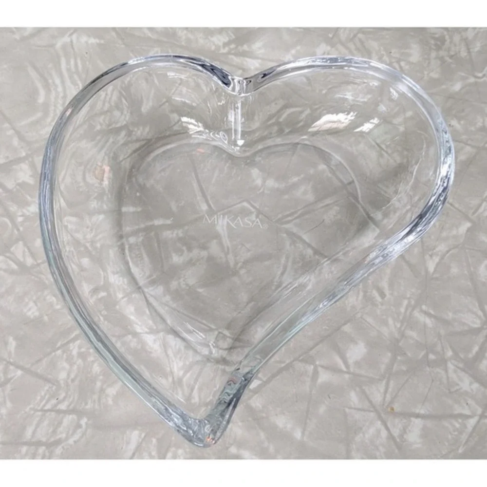 Mikasa Celebrations Heart Shaped Glass Candy Trinket Dish Clear 6